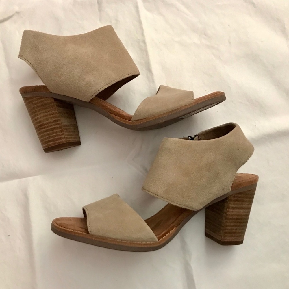 TOMS Taupe Suede Sandals, Size: 8